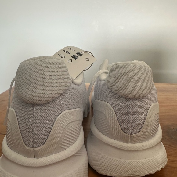 Adidas Women's White Athletic Sneakers | Size 6.5 | Runfalcon | NWT - Picture 3 of 6